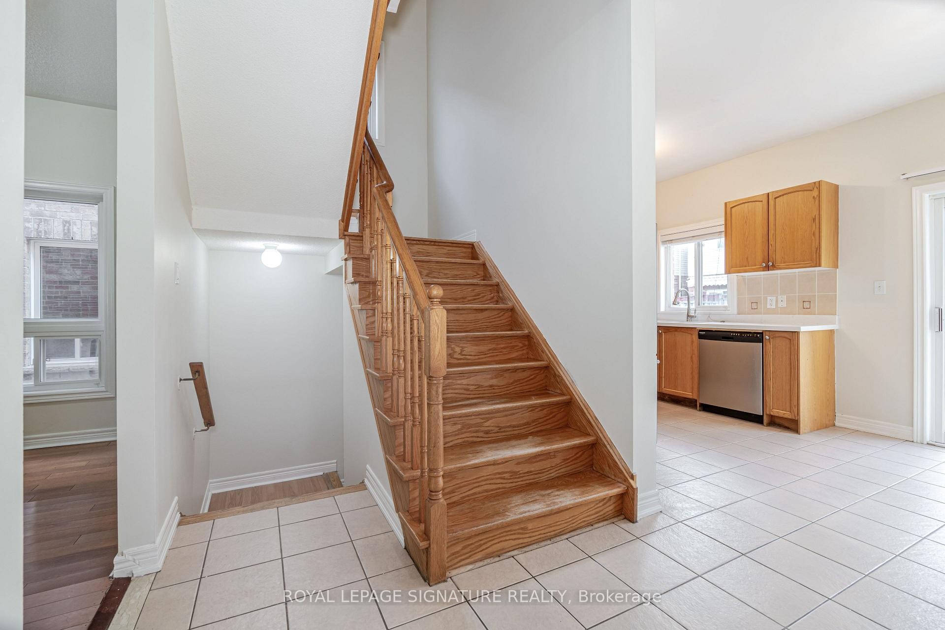 1015 Eager Road, Milton, ON - Indoor