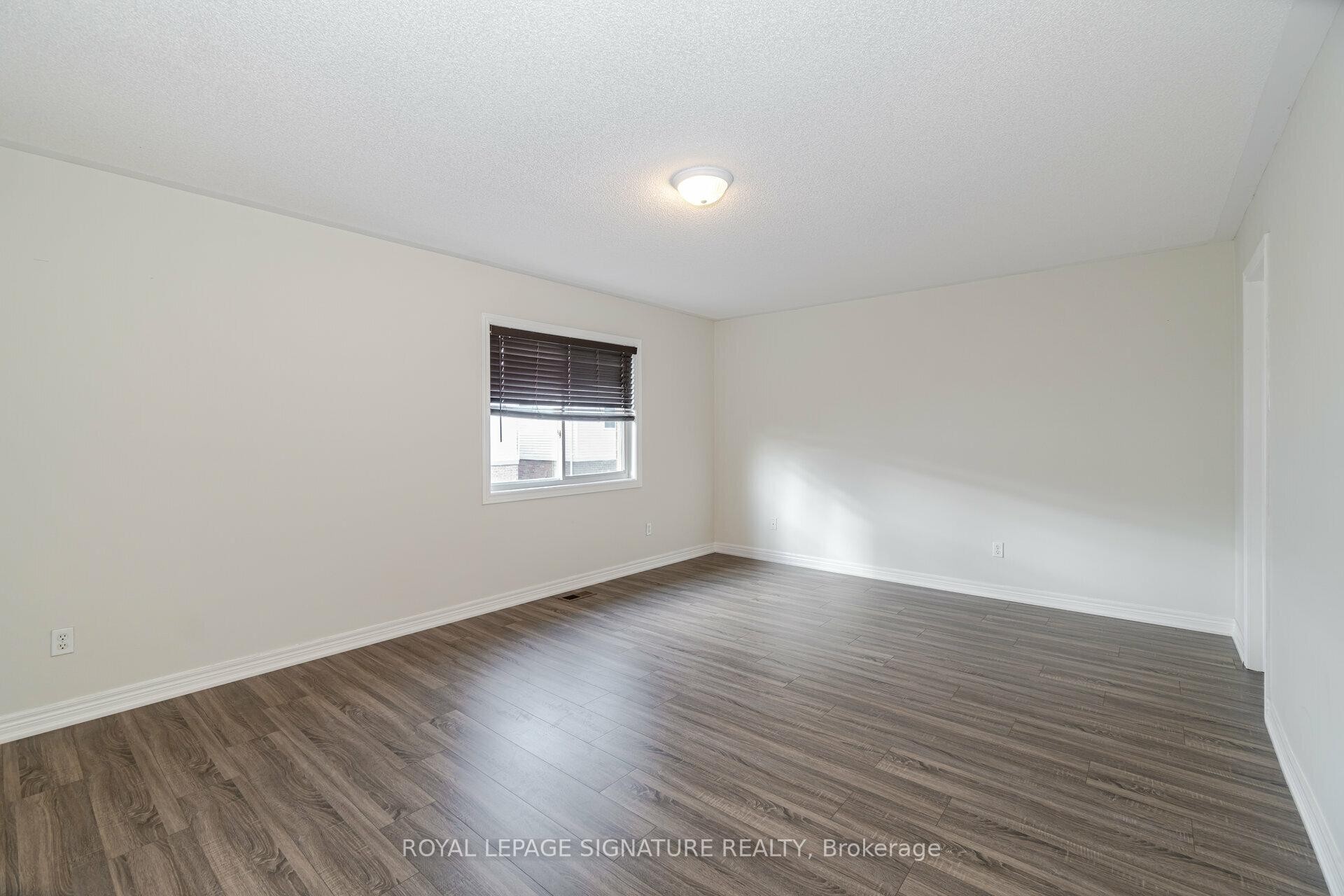 1015 Eager Road, Milton, ON - Indoor Photo Showing Other Room