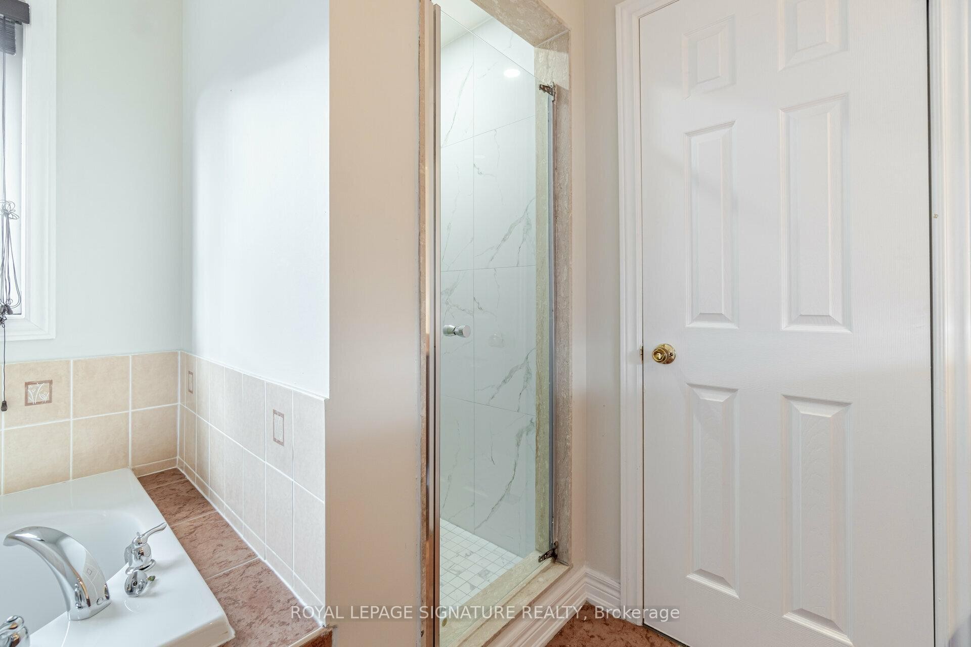 1015 Eager Road, Milton, ON - Indoor Photo Showing Bathroom