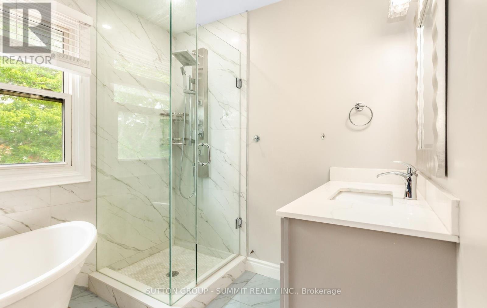 7136 Baywood Court, Mississauga, ON - Indoor Photo Showing Bathroom