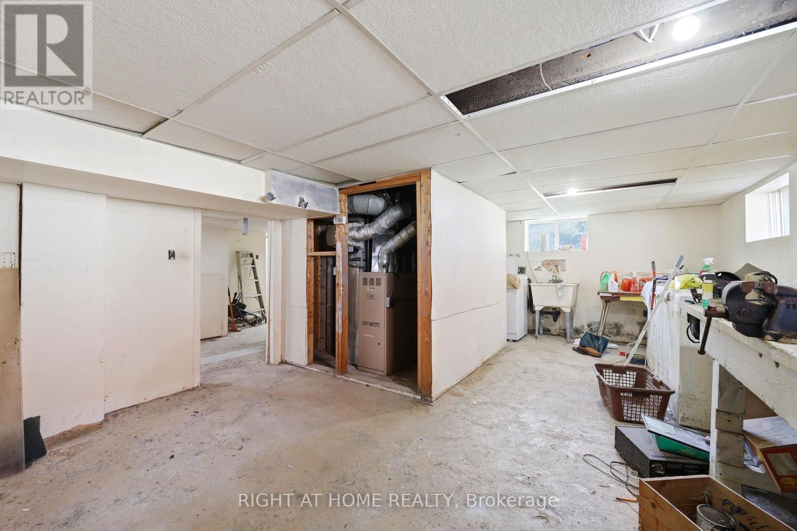 1290 Strathy Avenue, Mississauga, ON - Indoor Photo Showing Basement