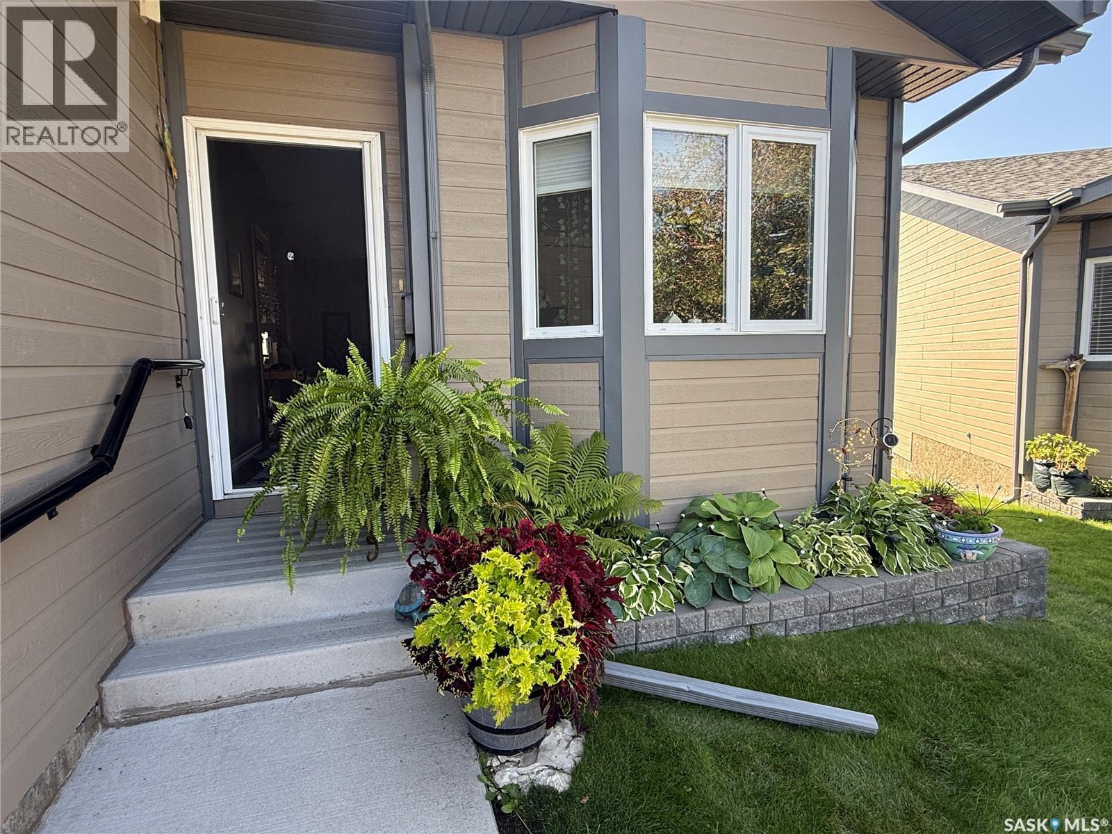 2 - 550 Southwood Drive, Prince Albert, SK - Outdoor With Exterior