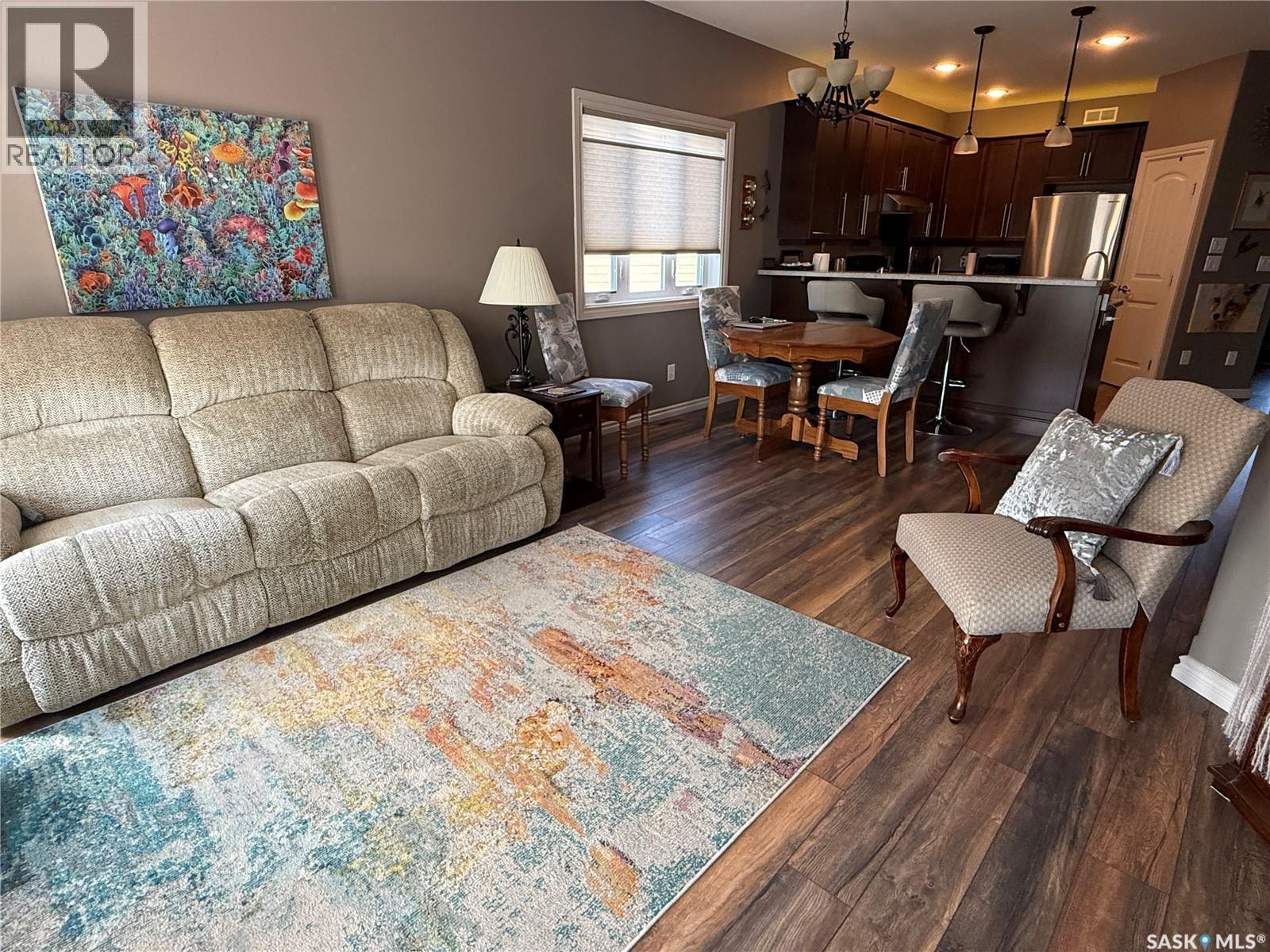 2 - 550 Southwood Drive, Prince Albert, SK - Indoor Photo Showing Living Room