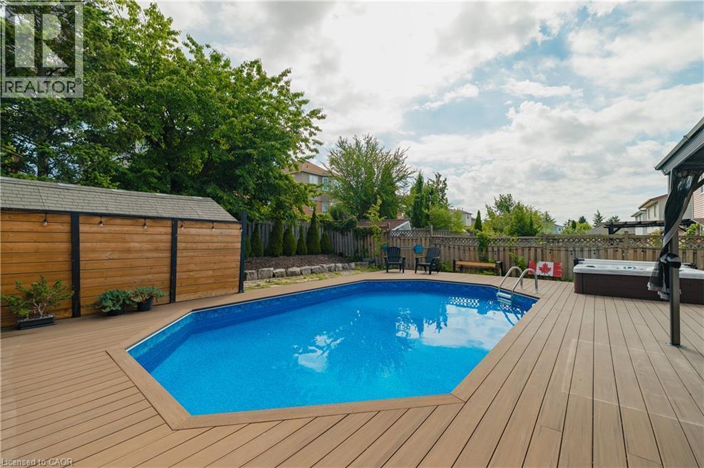 22 Driftwood Drive, Kitchener, ON - Outdoor