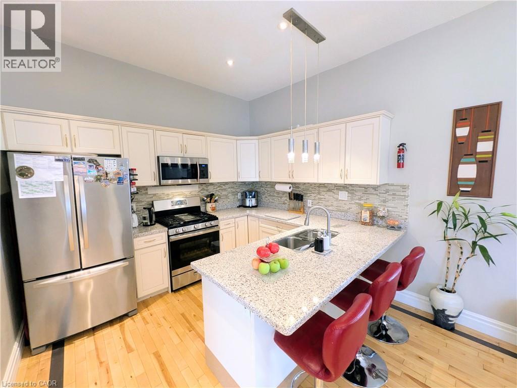 7 Campbell Avenue, Hamilton, ON - Indoor Photo Showing Kitchen With Stainless Steel Kitchen With Double Sink