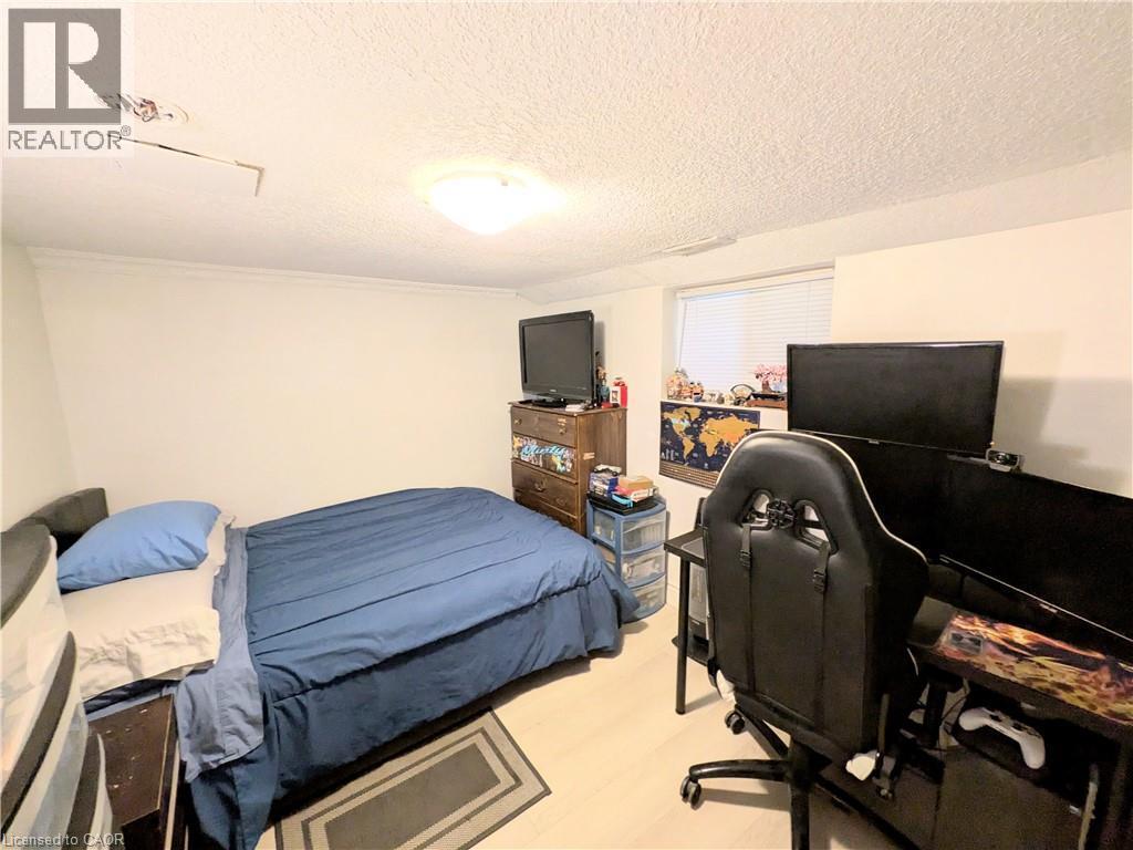 7 Campbell Avenue, Hamilton, ON - Indoor