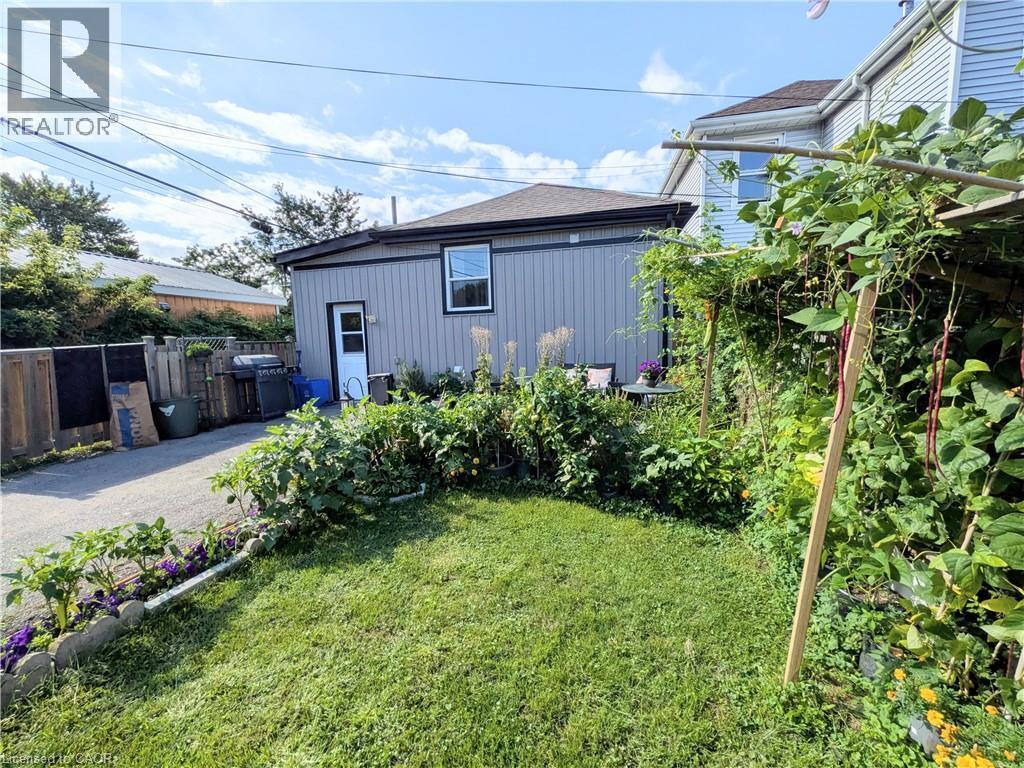 7 Campbell Avenue, Hamilton, ON - Outdoor