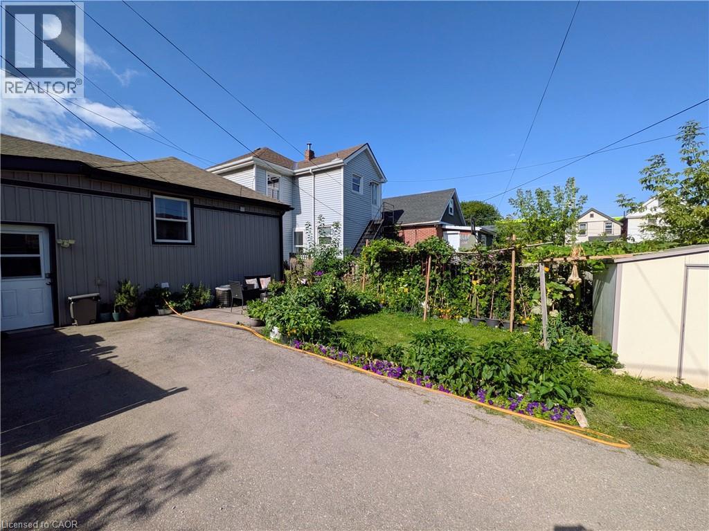 7 Campbell Avenue, Hamilton, ON - Outdoor