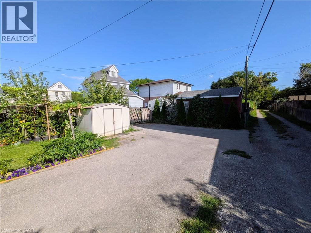7 Campbell Avenue, Hamilton, ON - Outdoor