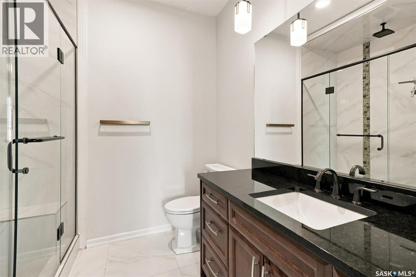 215 Padget Crescent, Saskatoon, SK - Indoor Photo Showing Bathroom