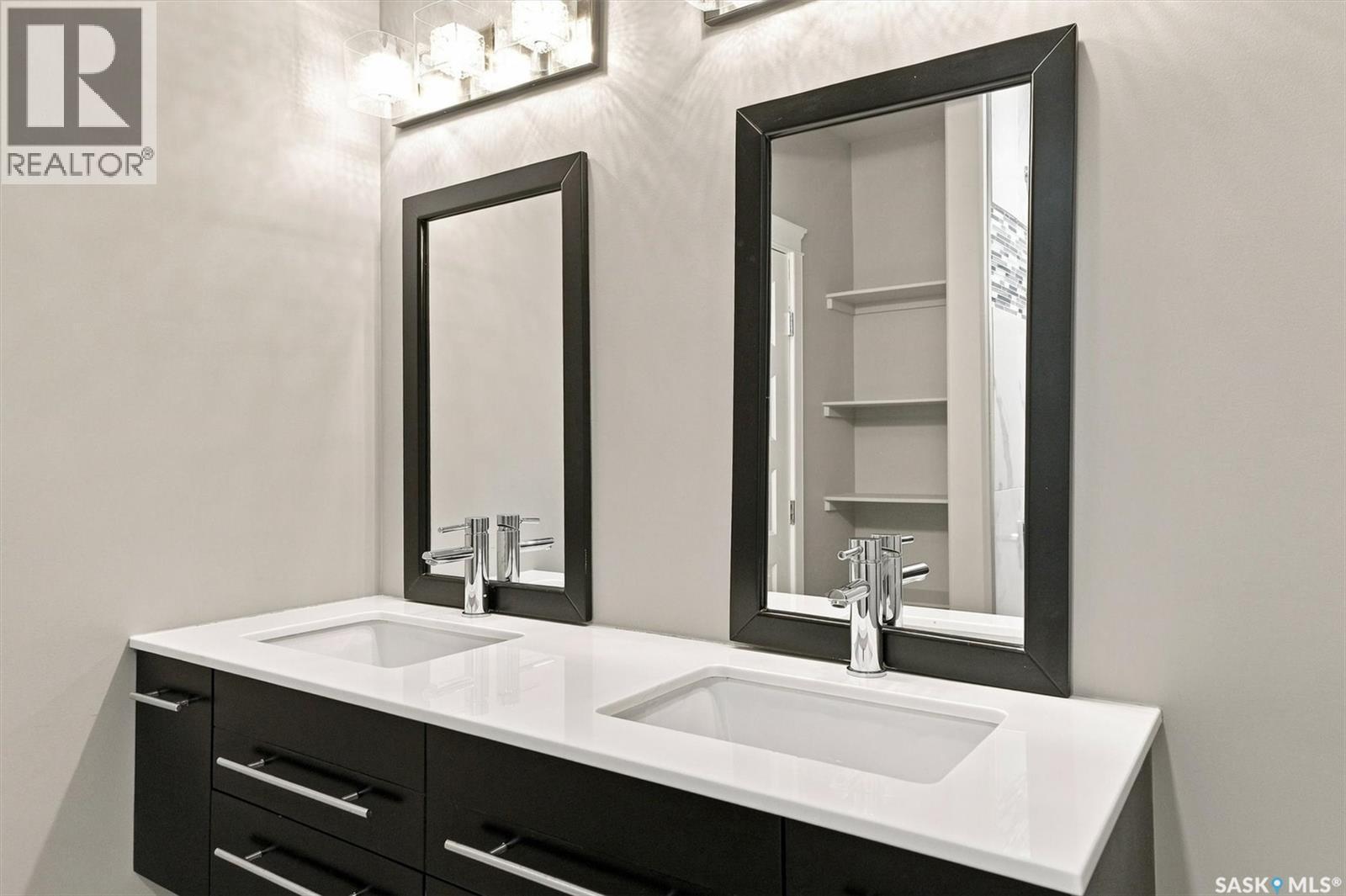 215 Padget Crescent, Saskatoon, SK - Indoor Photo Showing Bathroom