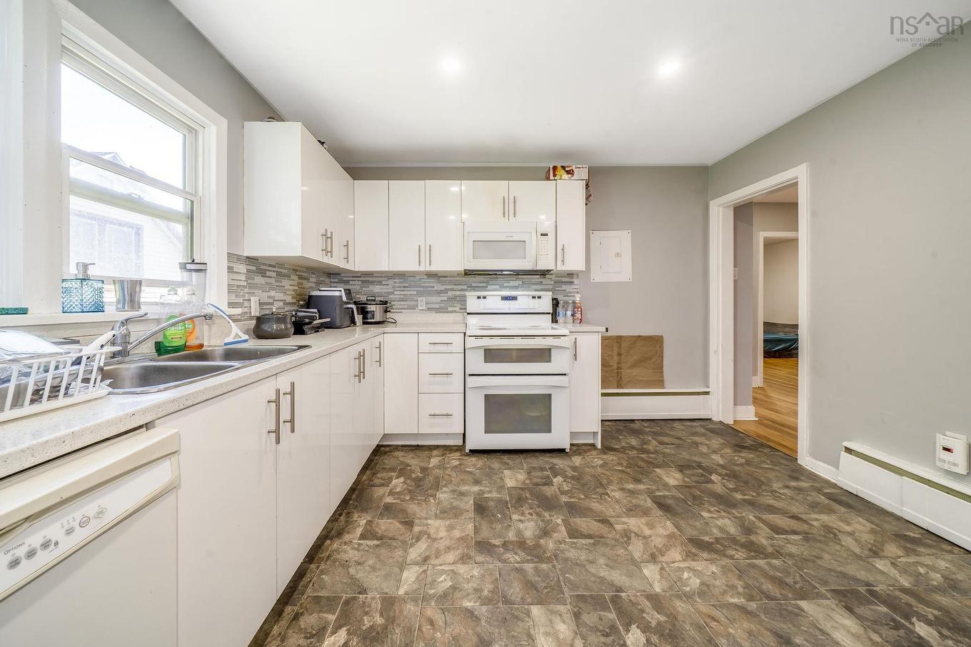 3176/78/80 Stanford Street, Halifax, NS - Indoor Photo Showing Kitchen With Double Sink