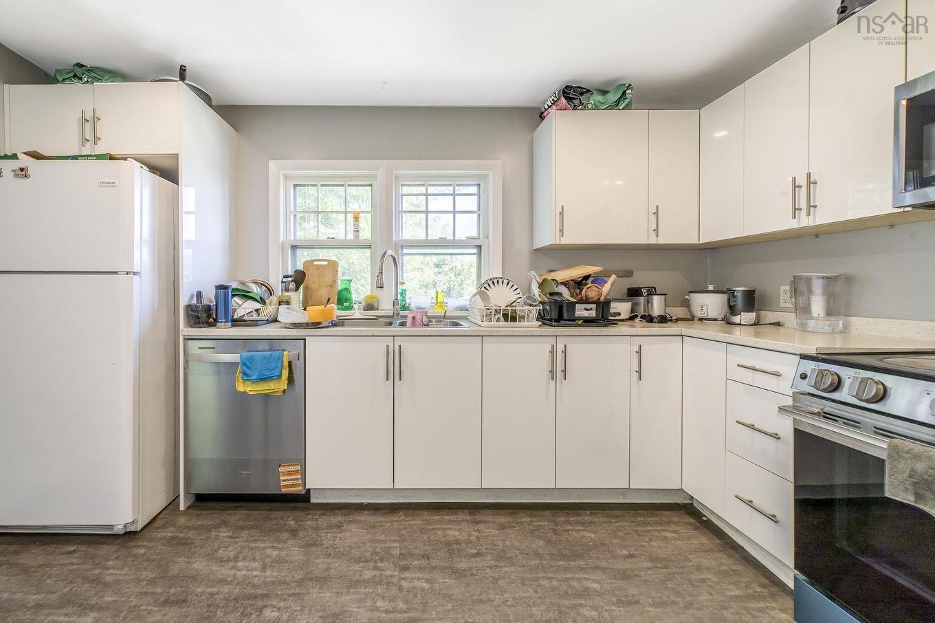 3176/78/80 Stanford Street, Halifax, NS - Indoor Photo Showing Kitchen