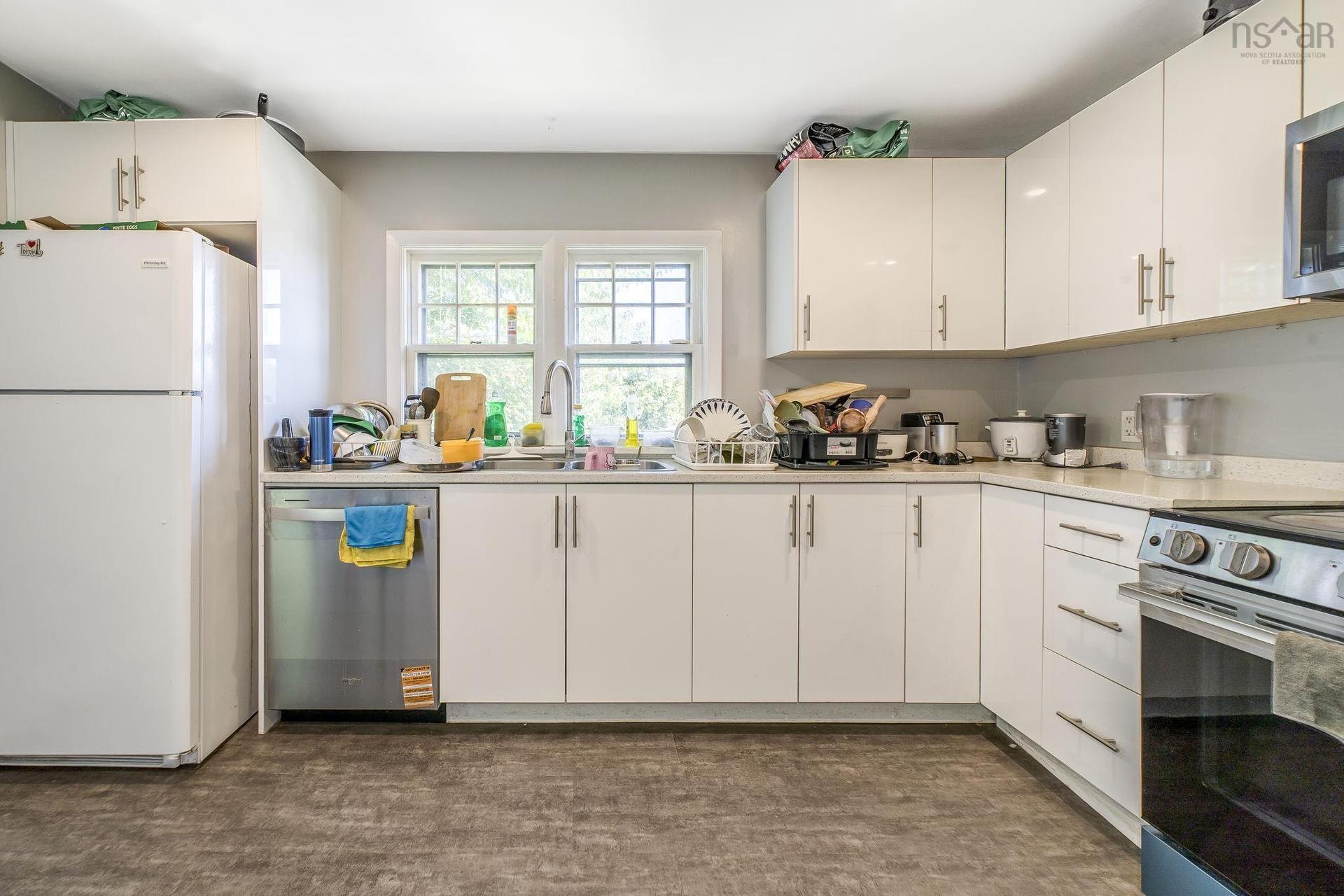 3176/78/80 Stanford Street, Halifax, NS - Indoor Photo Showing Kitchen