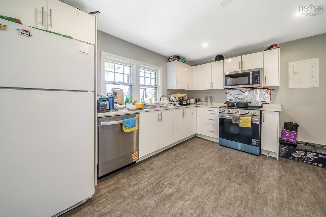 3176/78/80 Stanford Street, Halifax, NS - Indoor Photo Showing Kitchen