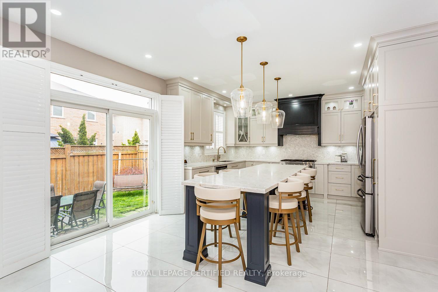 3226 Paul Henderson Drive, Mississauga, ON - Indoor