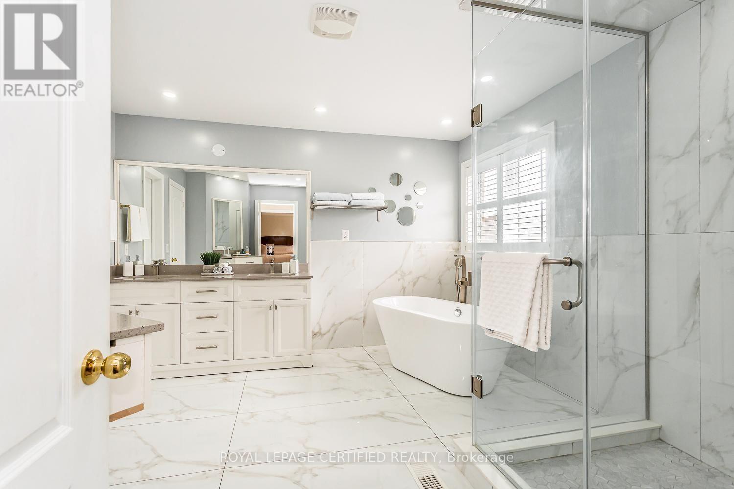 3226 Paul Henderson Drive, Mississauga, ON - Indoor Photo Showing Bathroom
