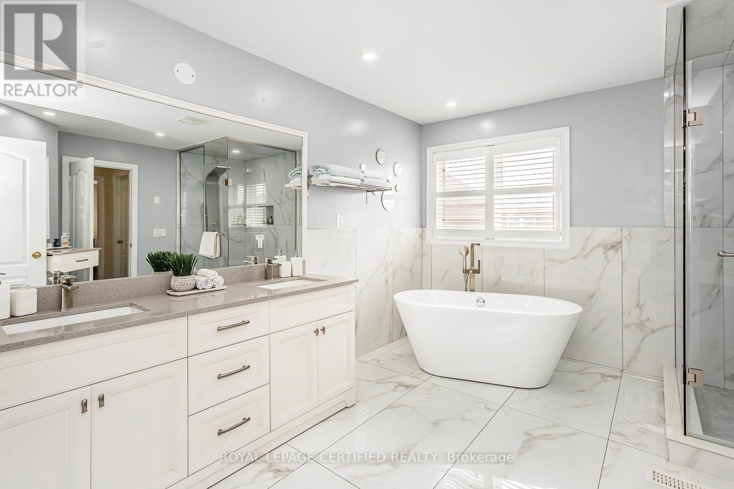 3226 Paul Henderson Drive, Mississauga, ON - Indoor Photo Showing Bathroom