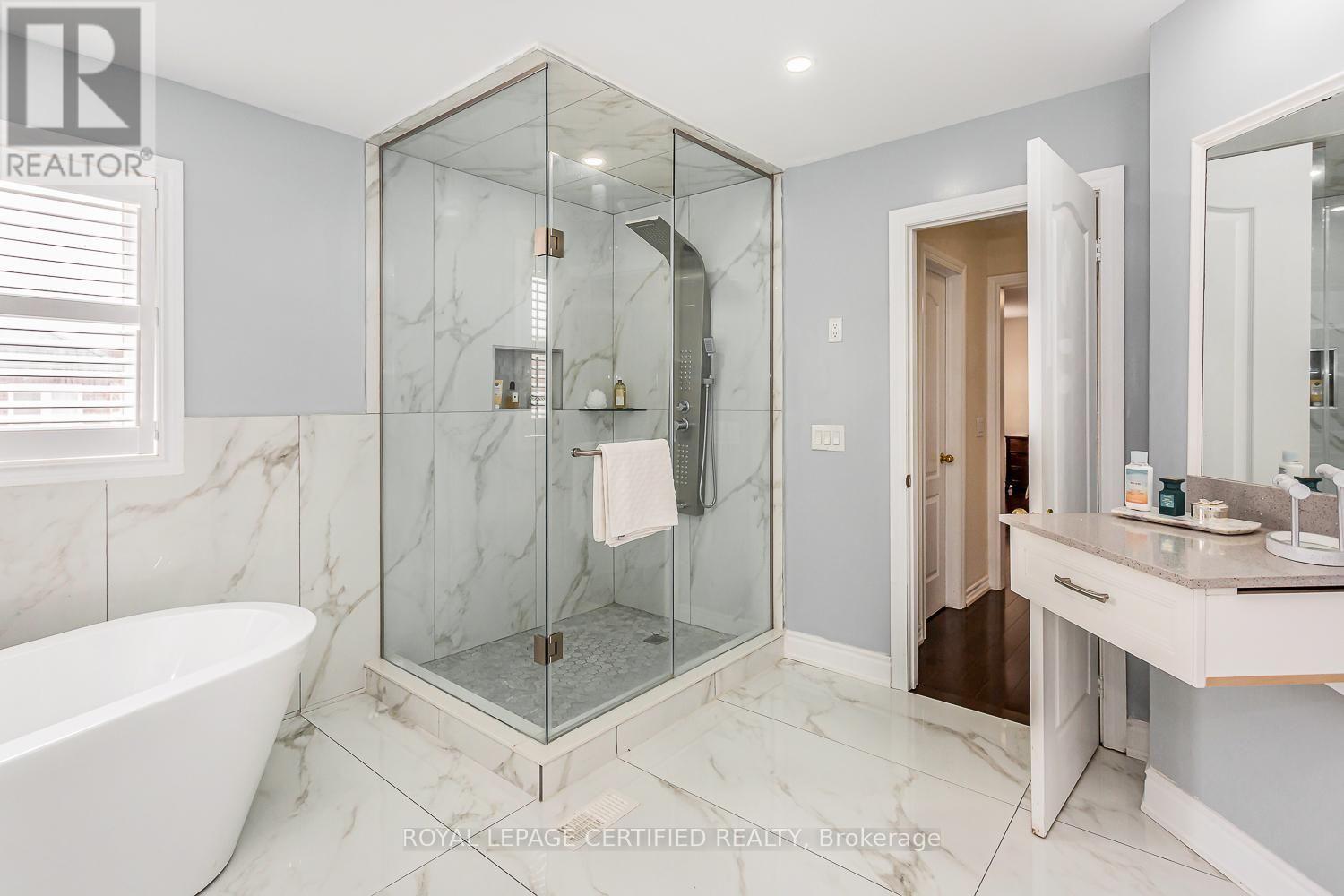 3226 Paul Henderson Drive, Mississauga, ON - Indoor Photo Showing Bathroom