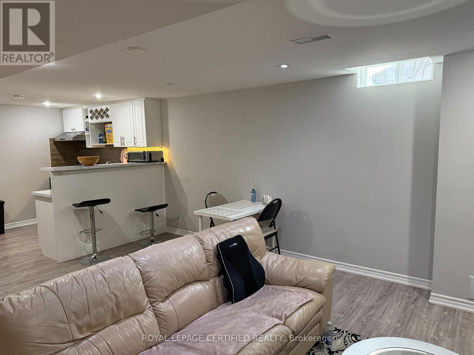 3226 Paul Henderson Drive, Mississauga, ON - Indoor