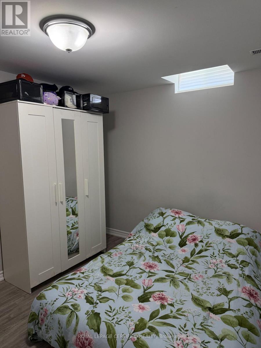 3226 Paul Henderson Drive, Mississauga, ON - Indoor Photo Showing Bedroom