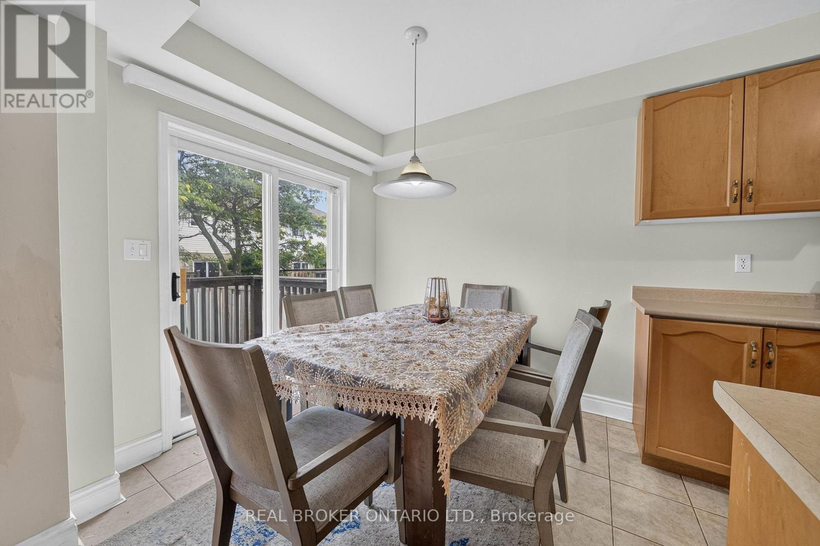 77 - 800 Paramount Drive, Hamilton, ON - Indoor Photo Showing Dining Room