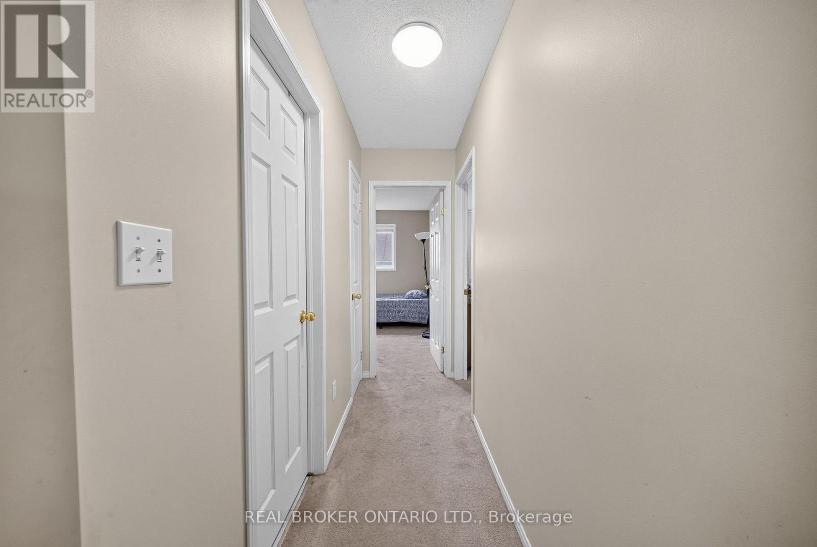 77 - 800 Paramount Drive, Hamilton, ON - Indoor Photo Showing Other Room