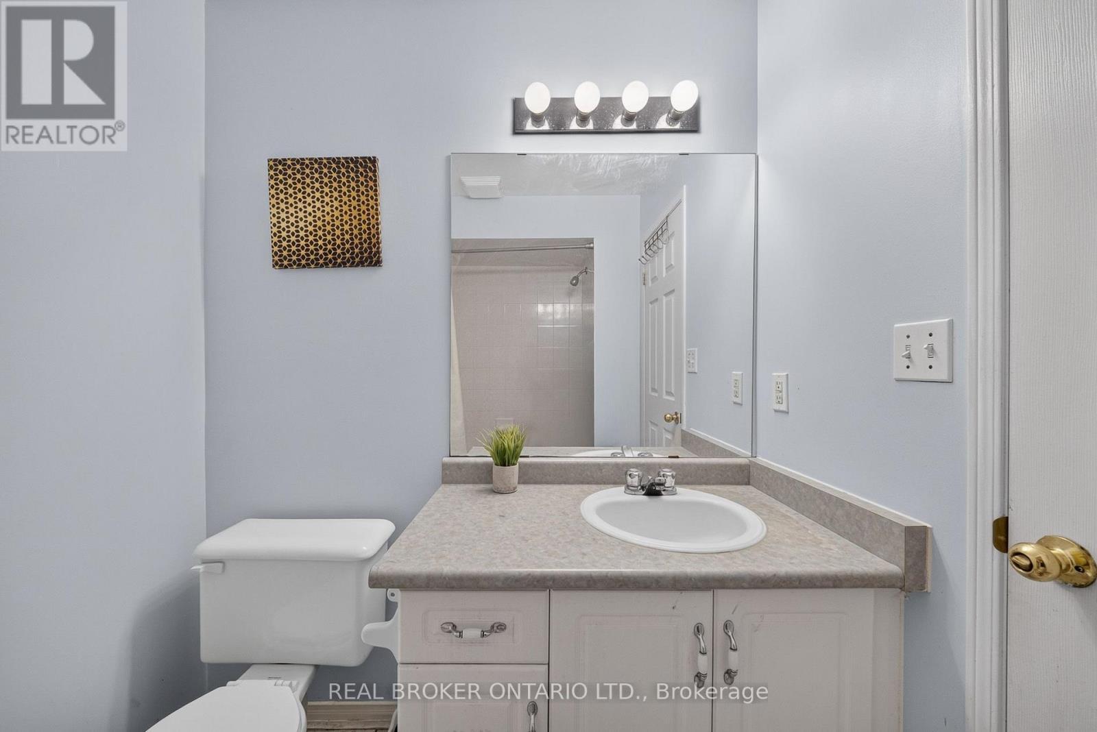 77 - 800 Paramount Drive, Hamilton, ON - Indoor Photo Showing Bathroom