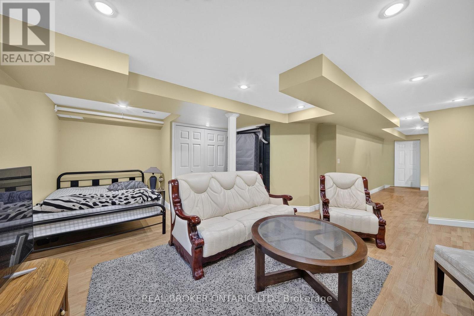 77 - 800 Paramount Drive, Hamilton, ON - Indoor