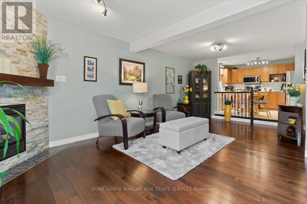 40 Bridgette Drive, Hamilton, ON - Indoor Photo Showing Living Room With Fireplace