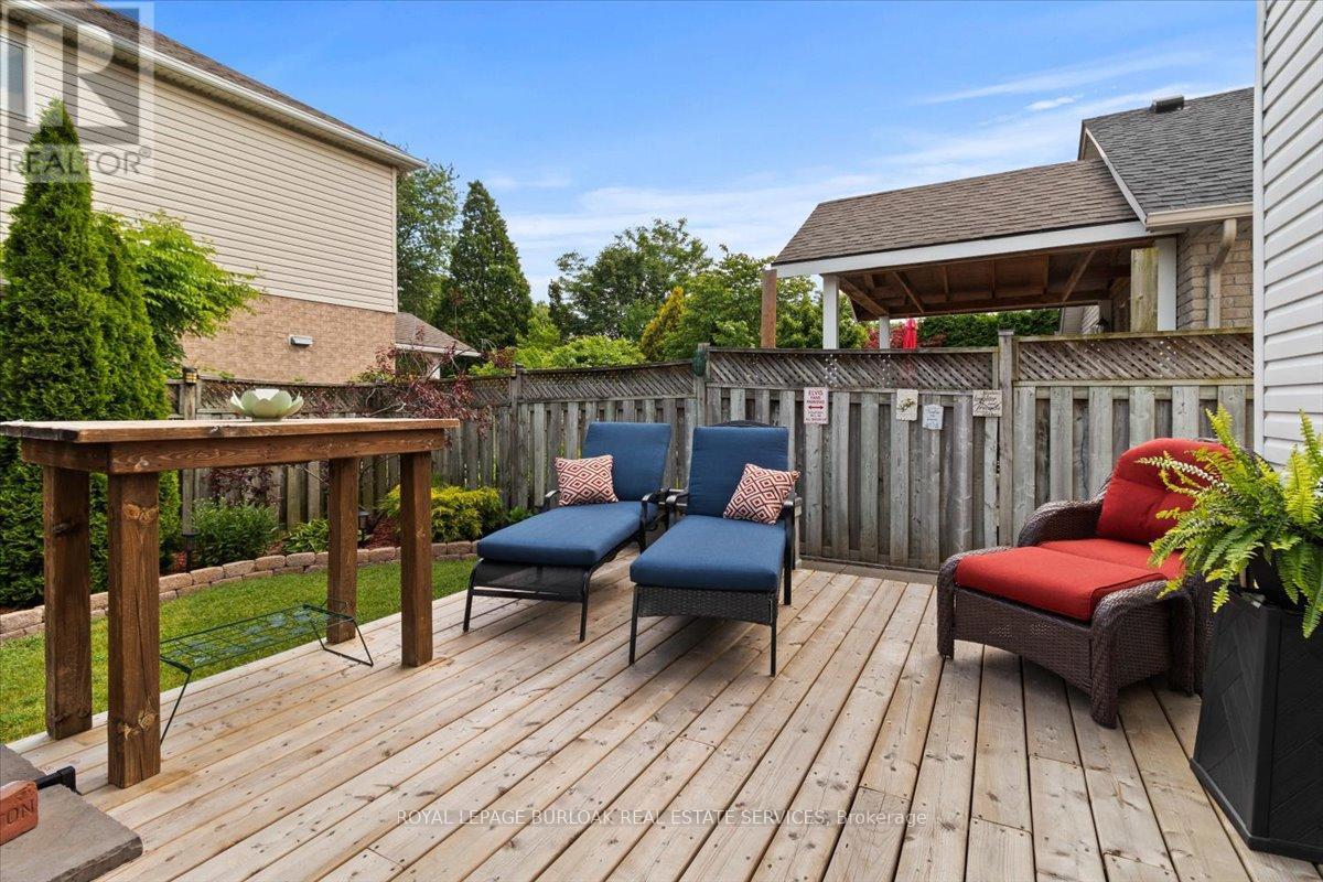 40 Bridgette Drive, Hamilton, ON - Outdoor With Deck Patio Veranda With Exterior