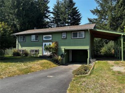 390 alder Cres Gold River, BC V0P 1G0