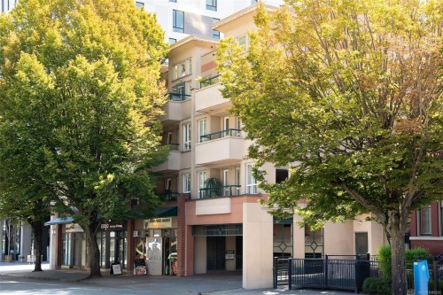 #403-1015 Johnson St  Victoria, BC V8V 3N6