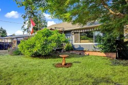 402 Young St Parksville, BC V9P 1C3