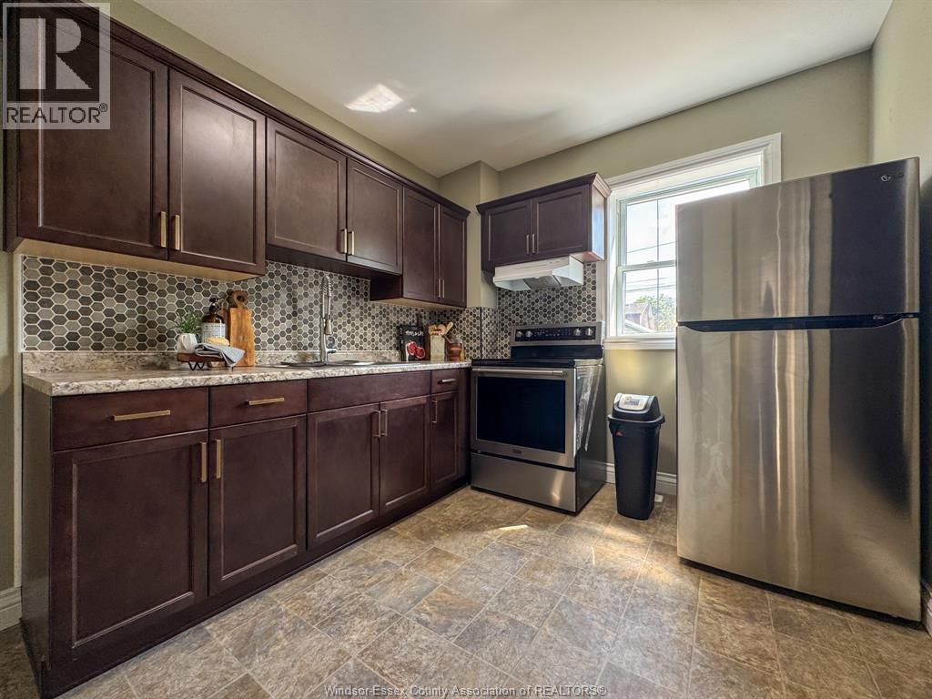 1720 Marentette Avenue, Windsor, ON - Indoor Photo Showing Kitchen