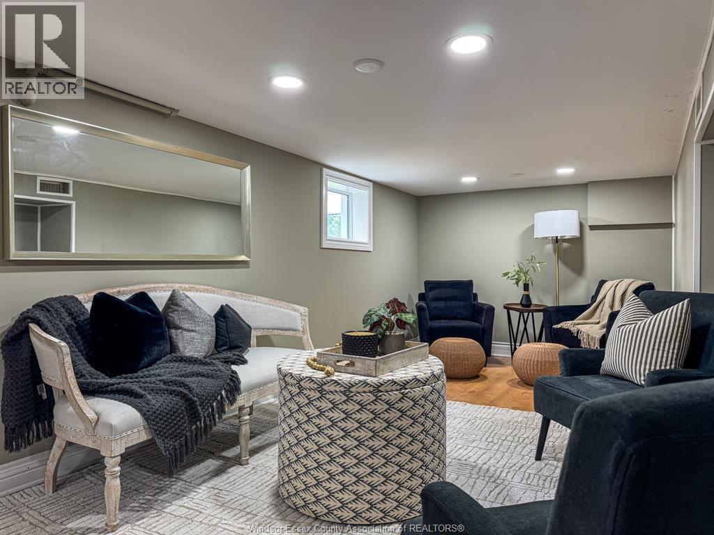 1720 Marentette Avenue, Windsor, ON - Indoor
