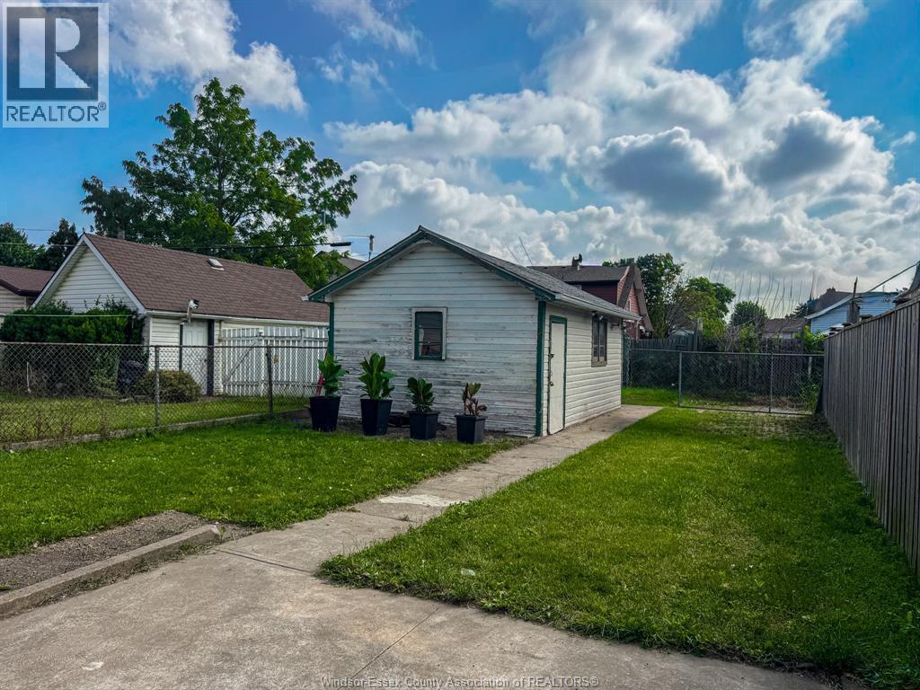 1720 Marentette Avenue, Windsor, ON - Outdoor