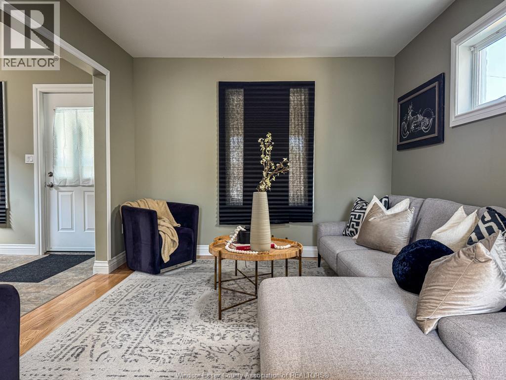 1720 Marentette Avenue, Windsor, ON - Indoor