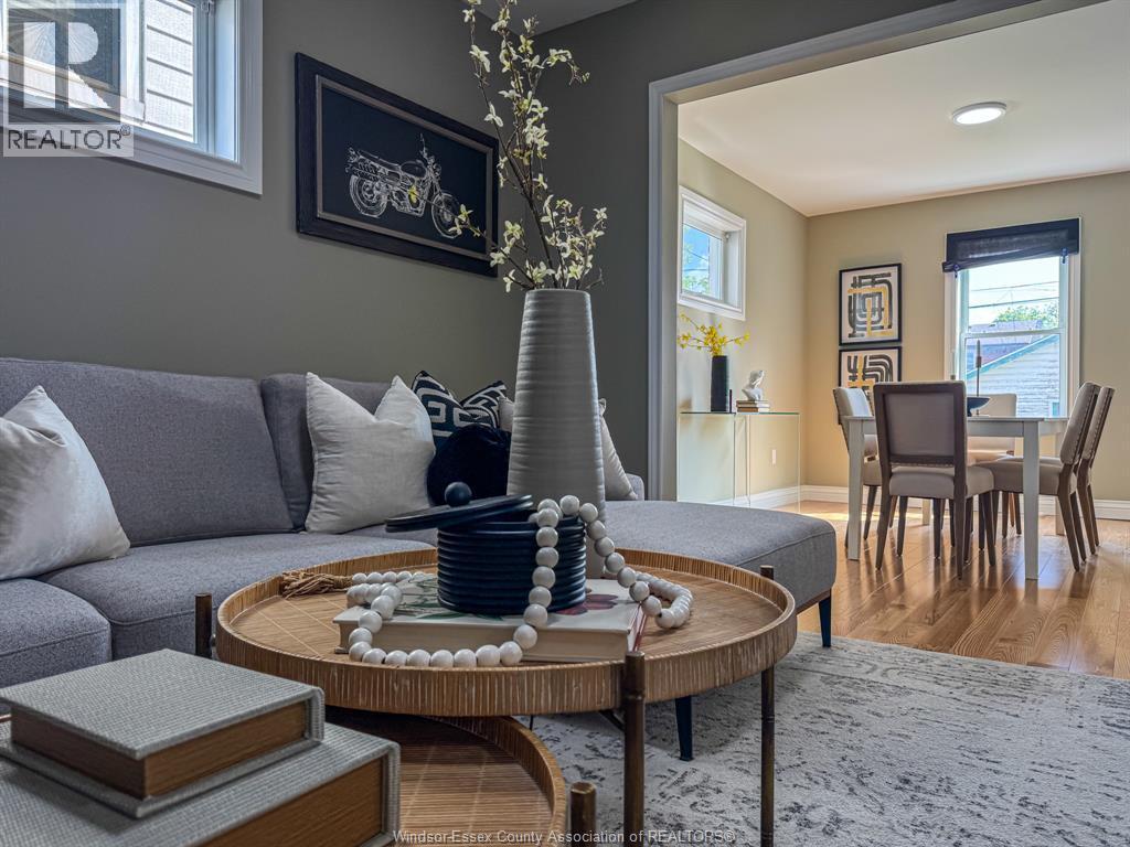 1720 Marentette Avenue, Windsor, ON - Indoor Photo Showing Dining Room