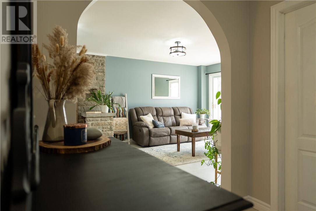 189 Rayside Avenue, Azilda, ON - Indoor