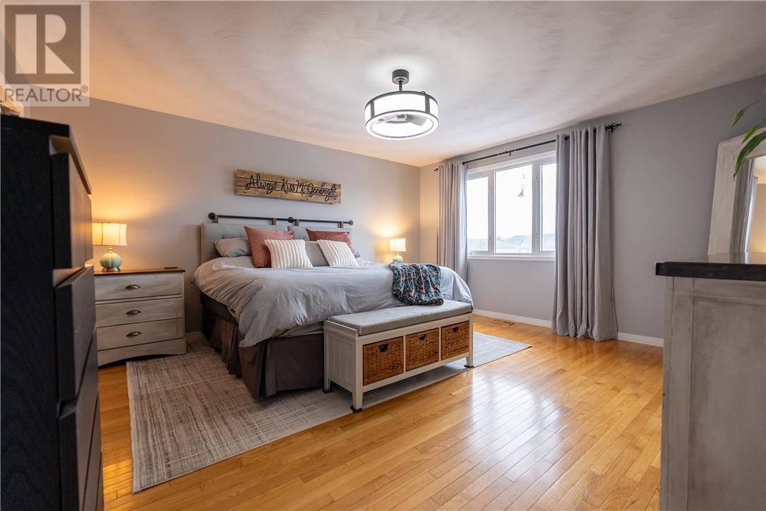 189 Rayside Avenue, Azilda, ON - Indoor Photo Showing Bedroom