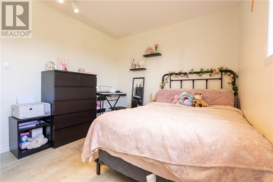 189 Rayside Avenue, Azilda, ON - Indoor Photo Showing Bedroom