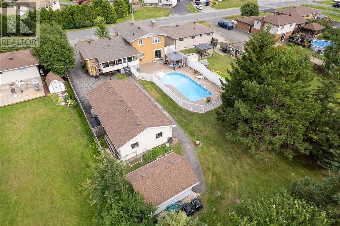 189 Rayside Avenue, Azilda, ON - Outdoor With In Ground Pool With View
