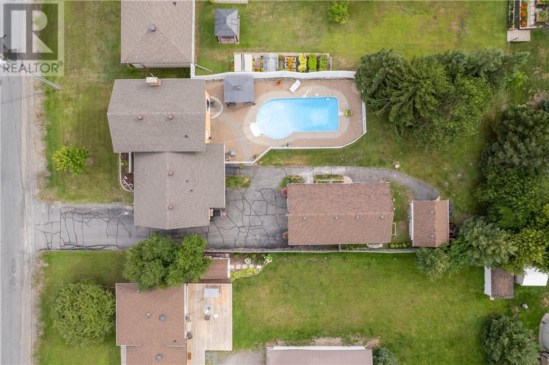 189 Rayside Avenue, Azilda, ON - Outdoor With In Ground Pool With View