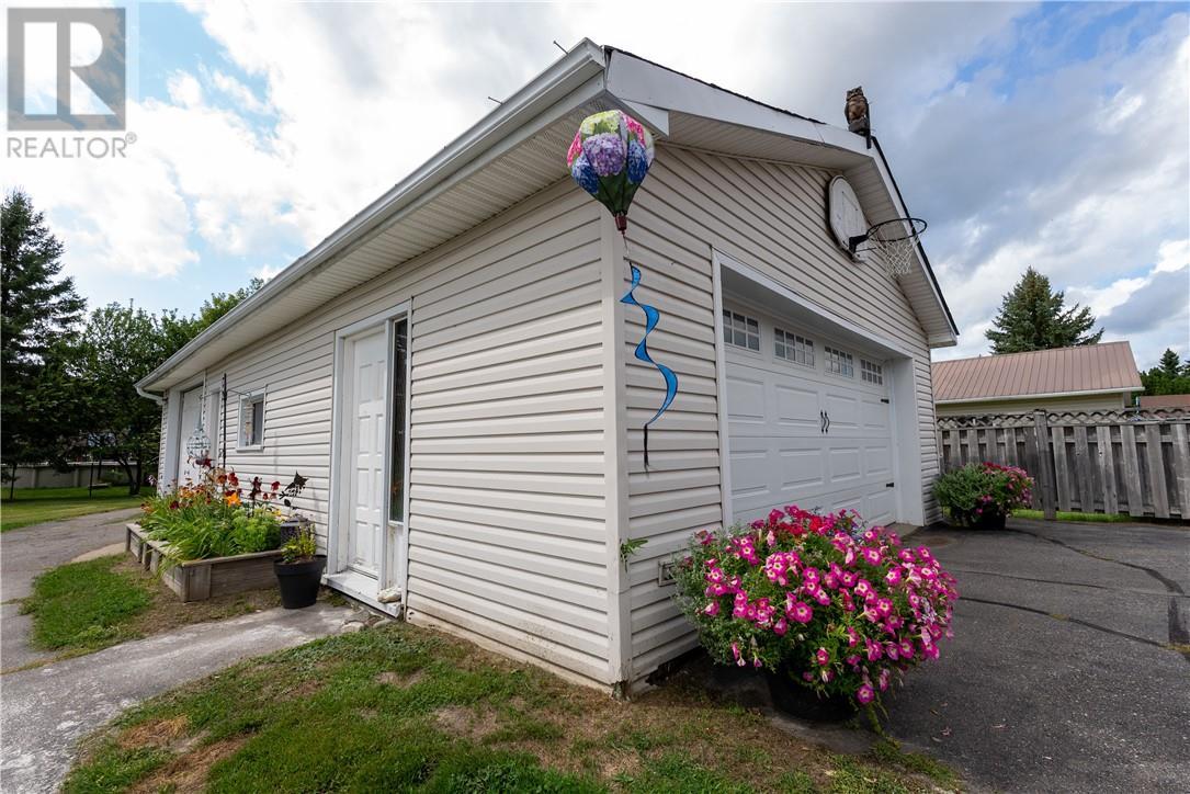 189 Rayside Avenue, Azilda, ON - Outdoor