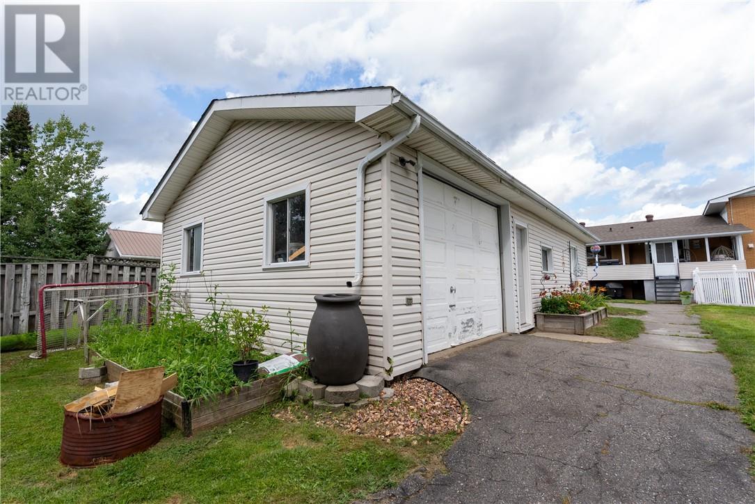 189 Rayside Avenue, Azilda, ON - Outdoor