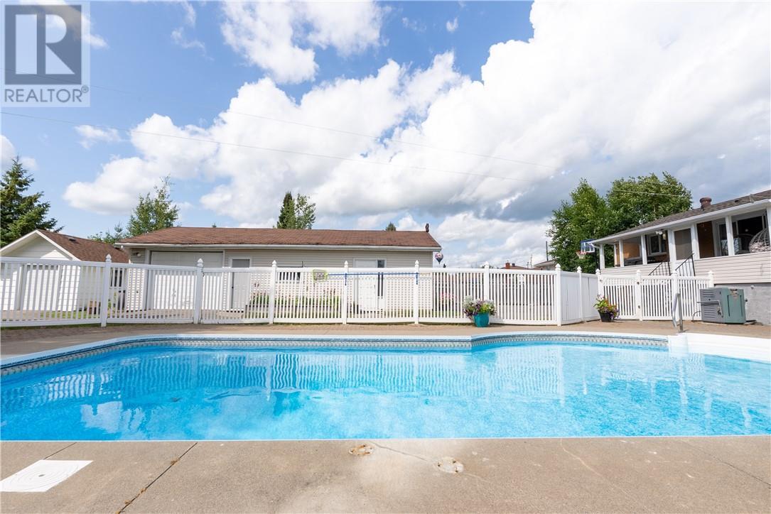 189 Rayside Avenue, Azilda, ON - Outdoor With In Ground Pool