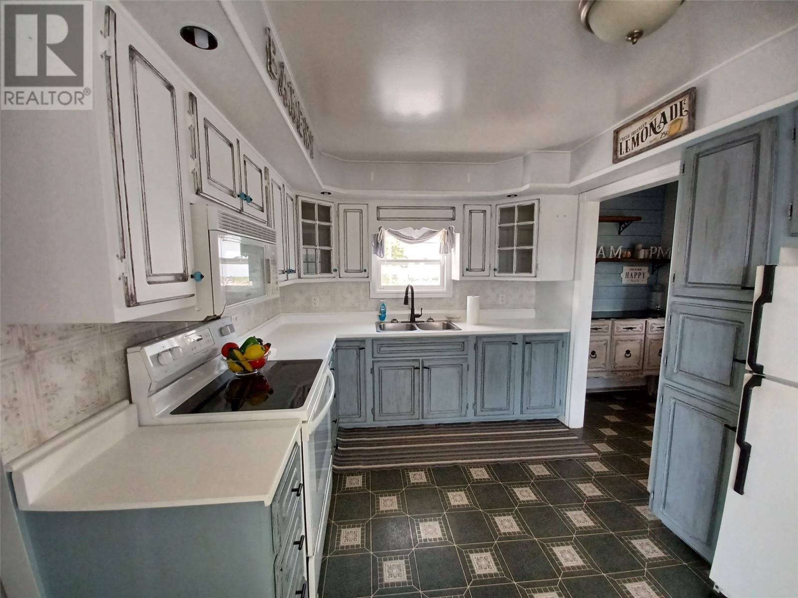 124 Riverside Road E, Glovertown, NL - Indoor