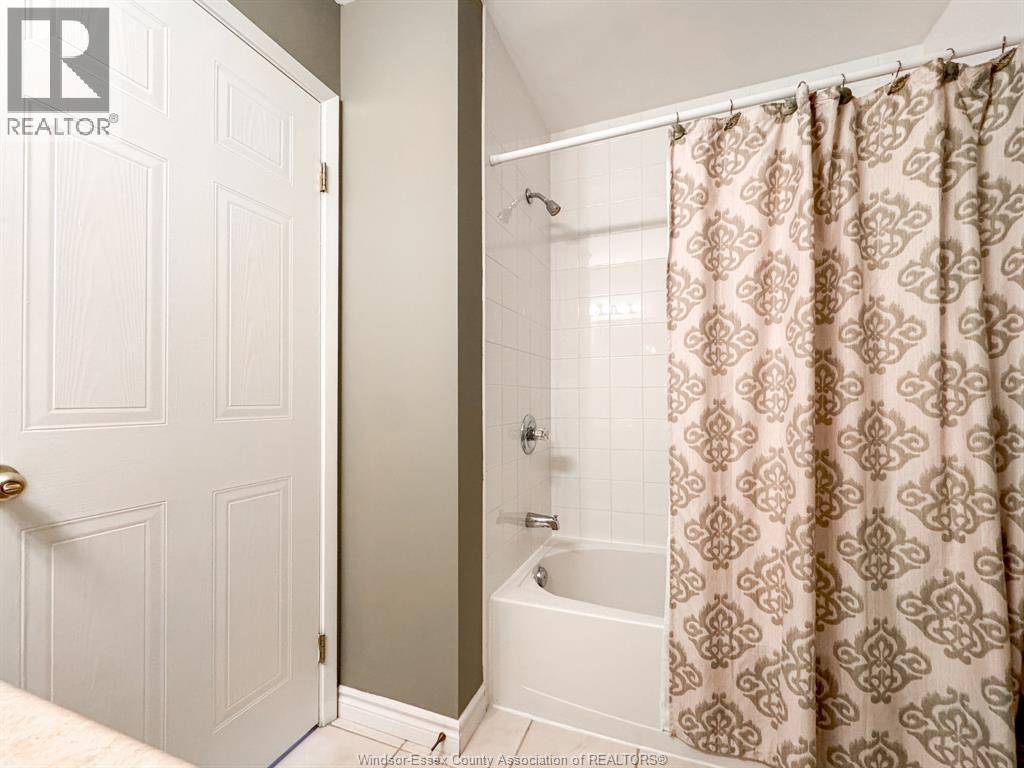 1655 Grand Marais Unit# 310, Windsor, ON - Indoor Photo Showing Bathroom