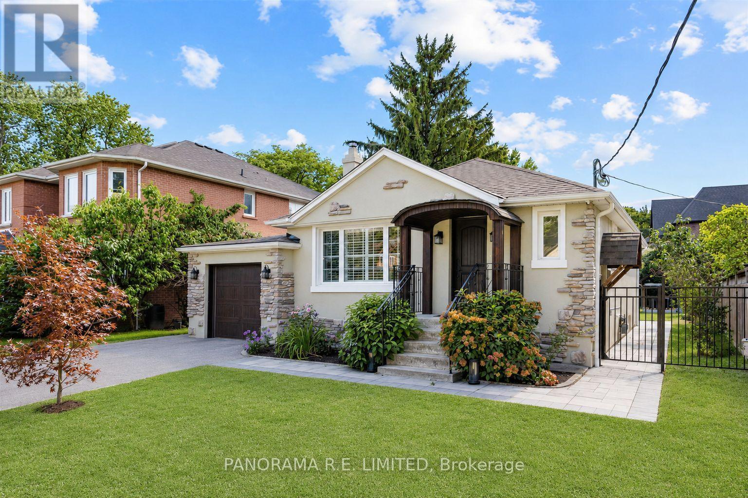 14 Agar Crescent, Toronto, ON - Outdoor With Facade